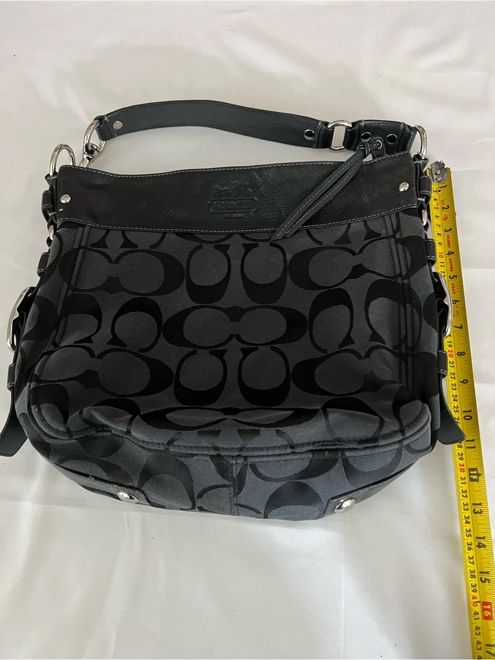 Coach Signature C Hobo Shoulder Bag | Black/Gray Jacquard | Late 2000s Y2K
